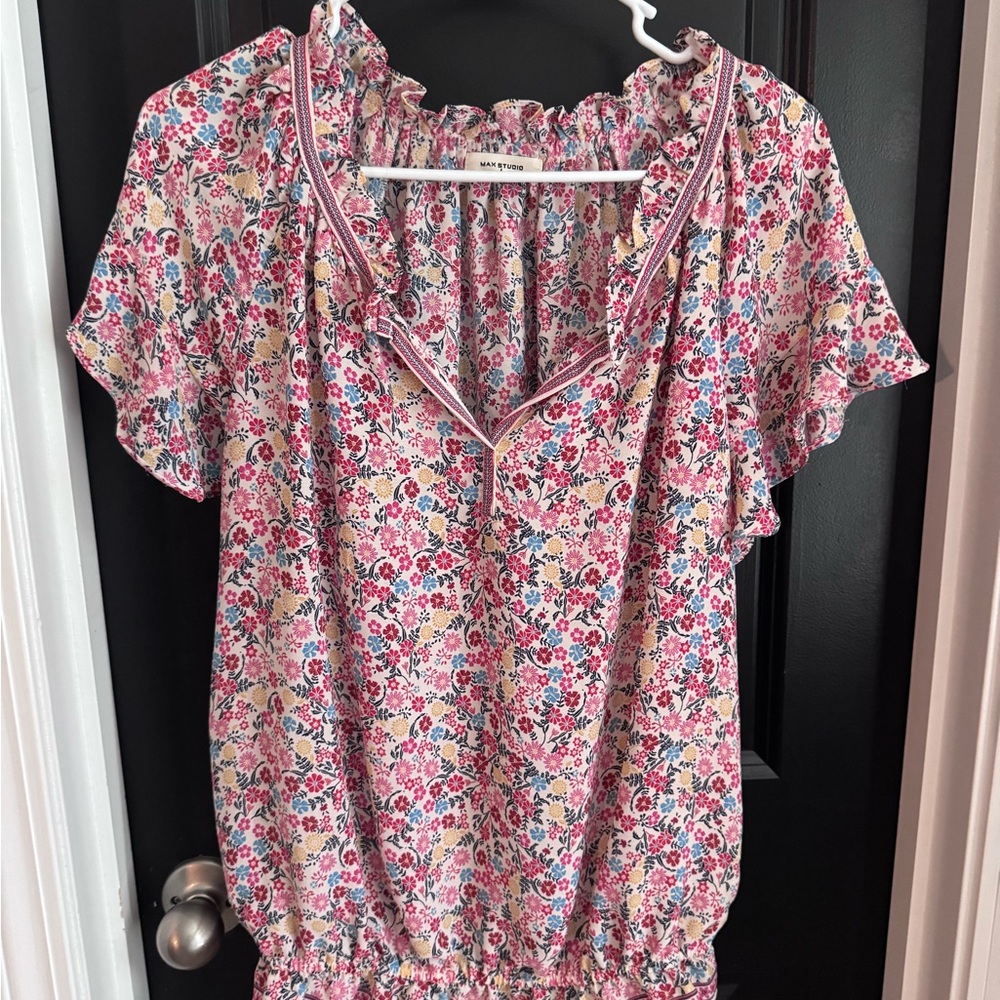 Max Studio Pink Multi-Color Floral Flutter Sleeve Blouse